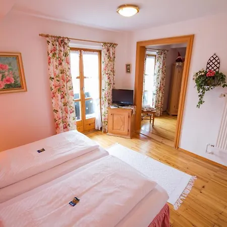 Guest house Landhaus Iris 3*